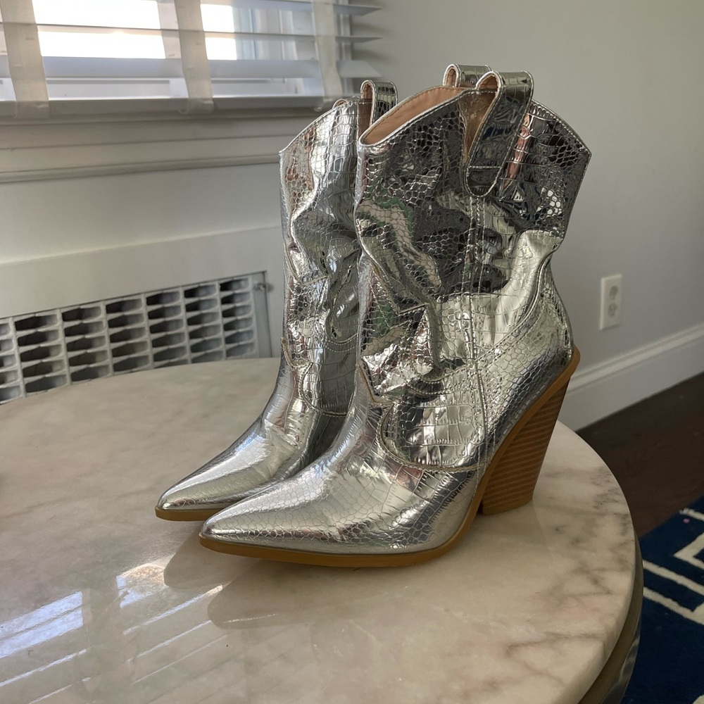 Snakeskin Metallic Siver Cowboy Boots